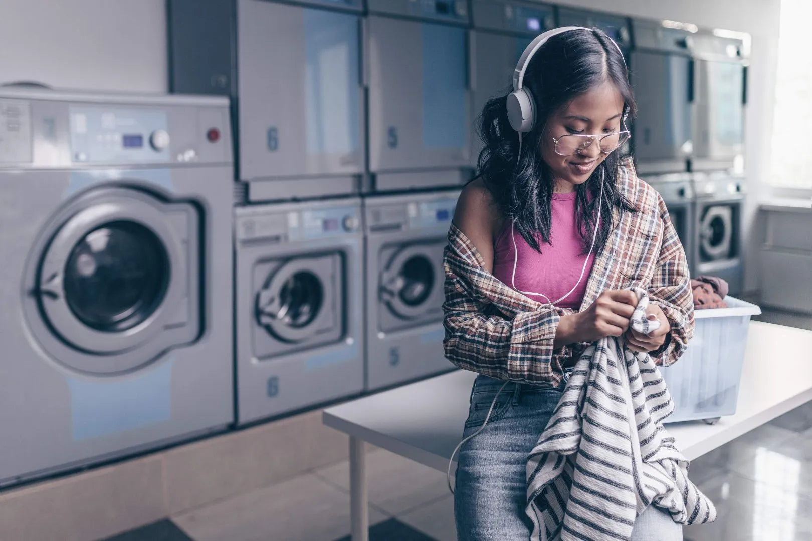 Eco-Friendly Laundry Tips for College Students: How to Wash and Dry Clothes Without a Machine